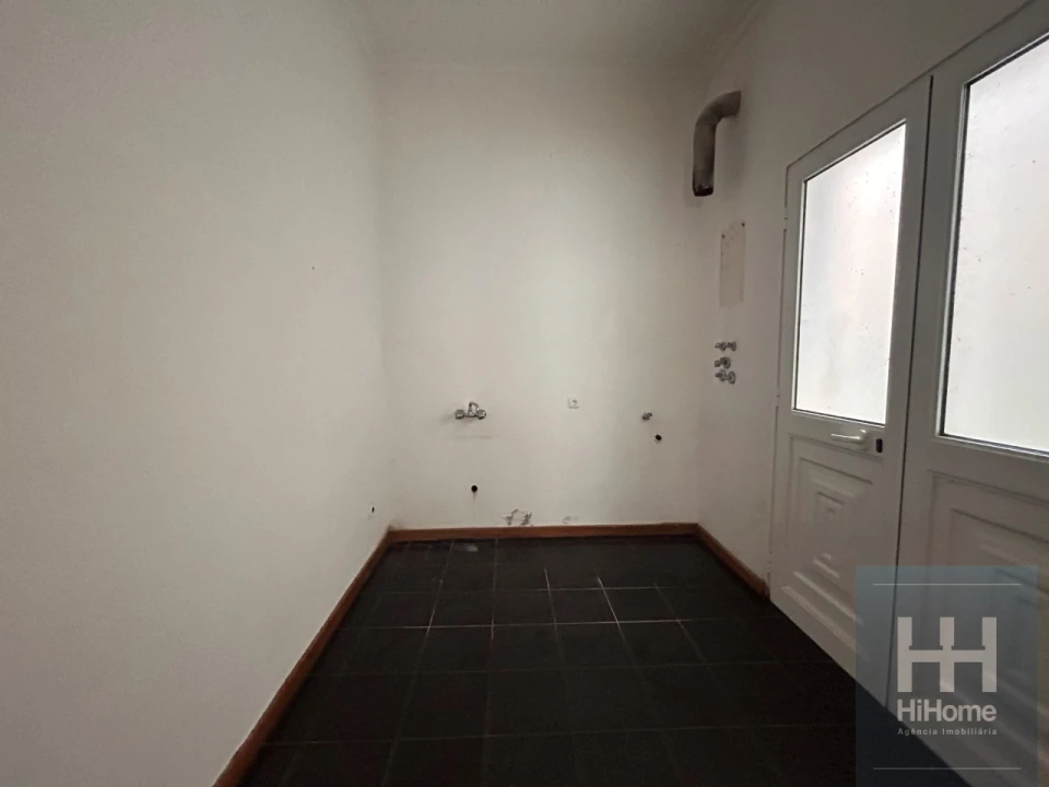 Moradia T3 para Venda em Faial Foto 12