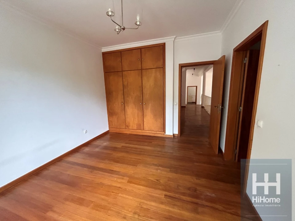 Moradia T3 para Venda em Faial Foto 16