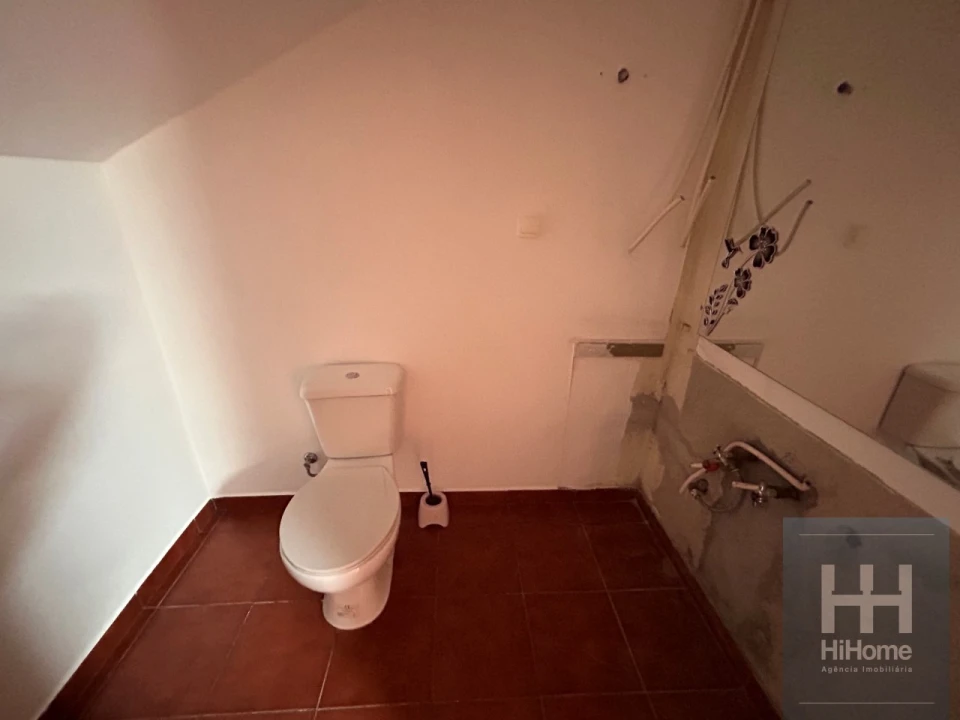 Moradia T3 para Venda em Faial Foto 25