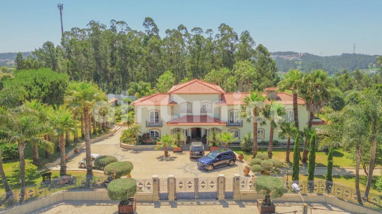 Moradia T5 para Venda em Gondifelos, Cavalões e Outiz Foto 1