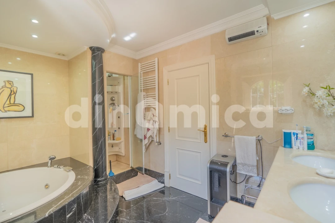 Moradia T5 para Venda em Gondifelos, Cavalões e Outiz Foto 57