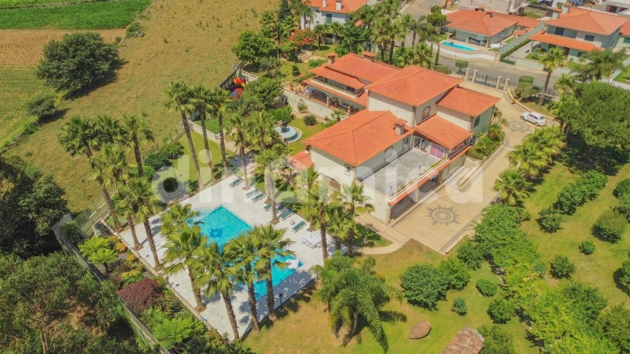 Moradia T5 para Venda em Gondifelos, Cavalões e Outiz Foto 5