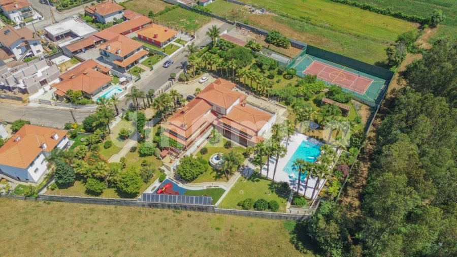 Moradia T5 para Venda em Gondifelos, Cavalões e Outiz Foto 7