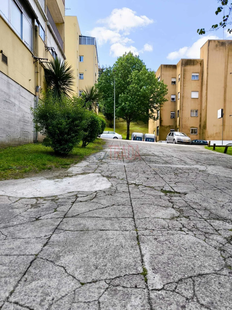 Garagem para Venda em Braga (Maximinos, Sé e Cividade) Foto 4