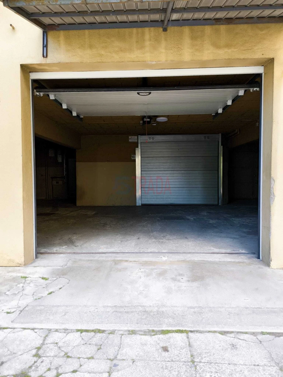 Garagem para Venda em Braga (Maximinos, Sé e Cividade) Foto 2