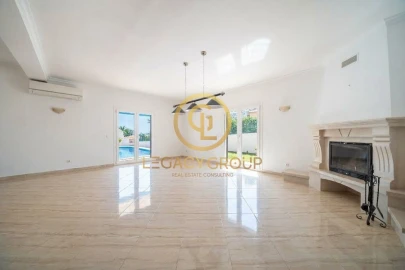 Moradia T5 para Venda em Loule (São Clemente)
