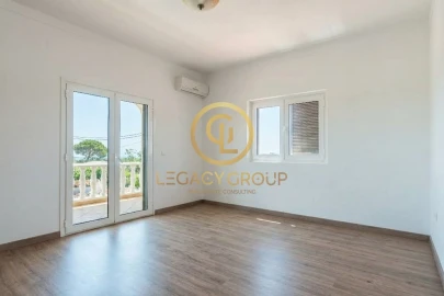 Moradia T5 para Venda em Loule (São Clemente)