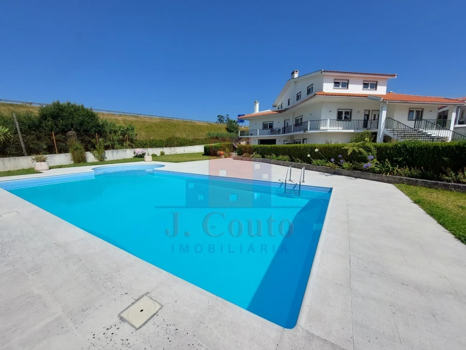 Moradia T4 para Venda em Bombarral e Vale Covo Foto 1