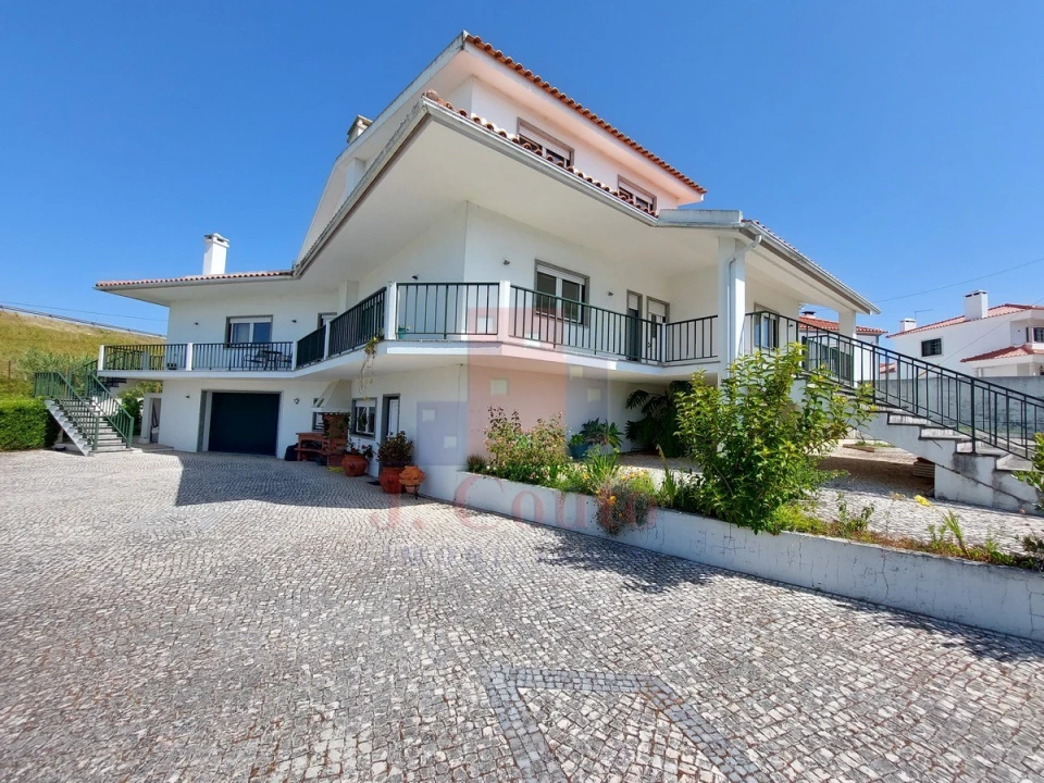 Moradia T4 para Venda em Bombarral e Vale Covo Foto 4