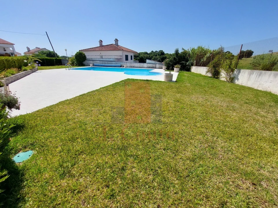 Moradia T4 para Venda em Bombarral e Vale Covo Foto 6