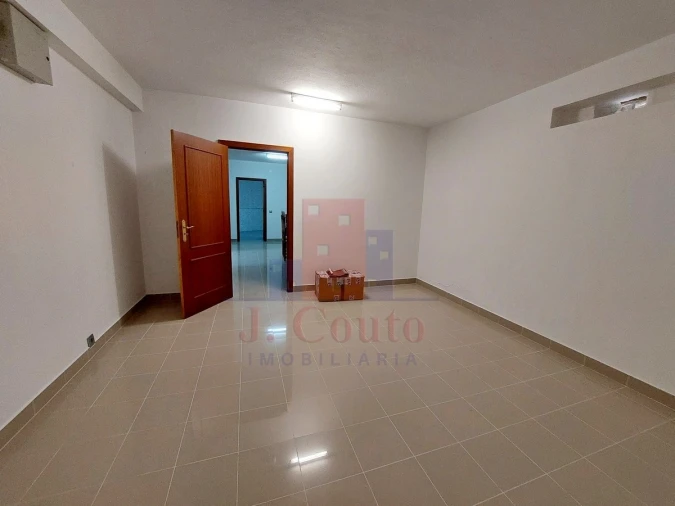 Moradia T4 para Venda em Bombarral e Vale Covo Foto 9