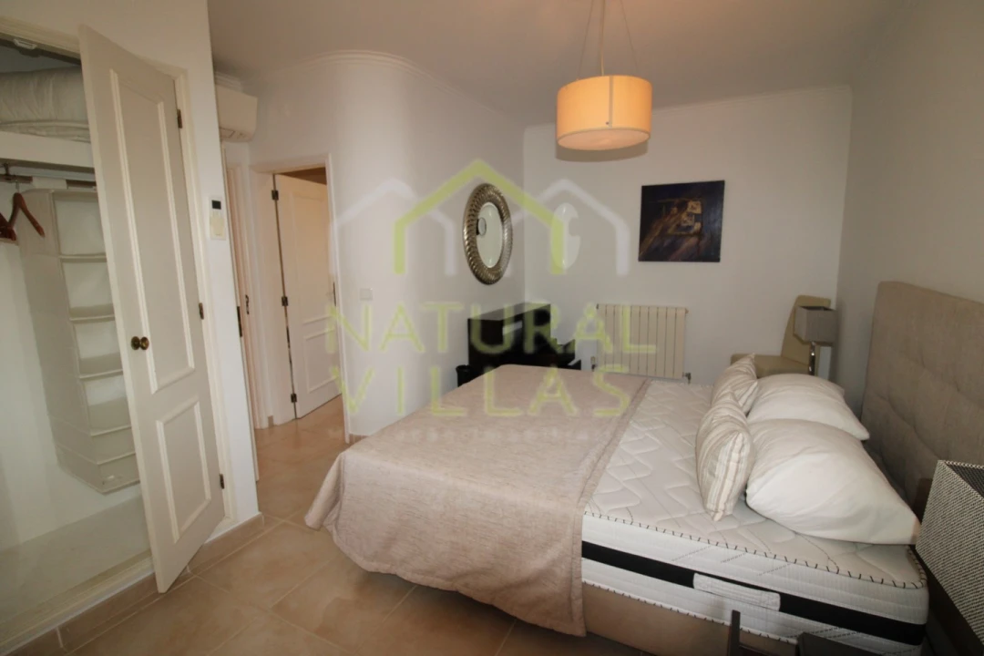 Moradia T4 para Venda em Almancil Foto 18