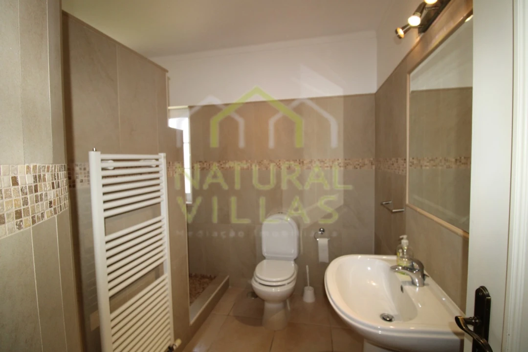 Moradia T4 para Venda em Almancil Foto 29