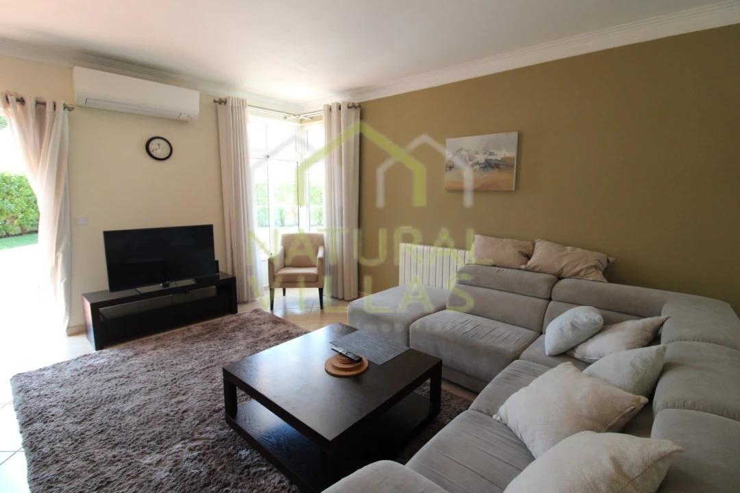 Moradia T4 para Venda em Almancil Foto 5