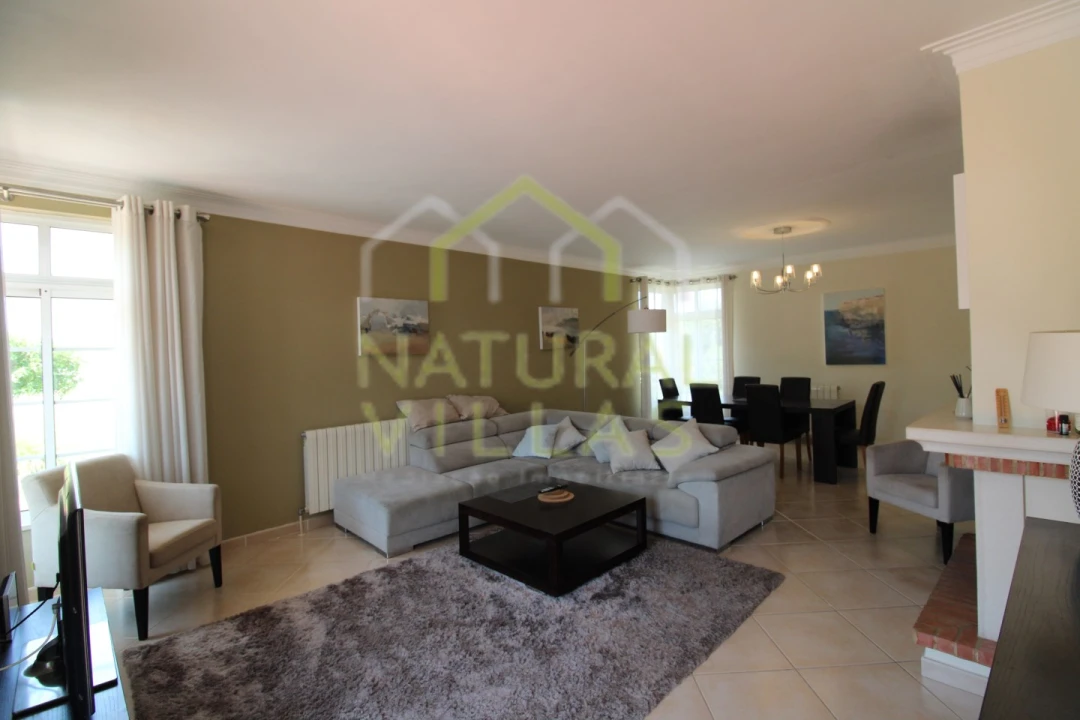 Moradia T4 para Venda em Almancil Foto 4