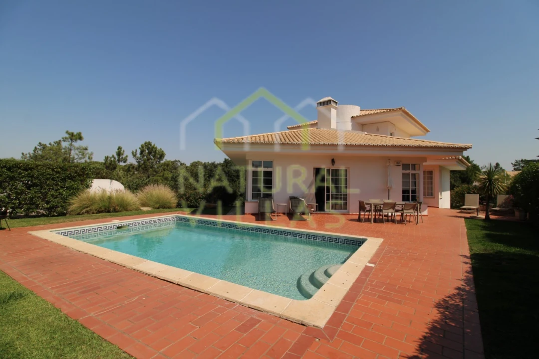 Moradia T4 para Venda em Almancil Foto 1