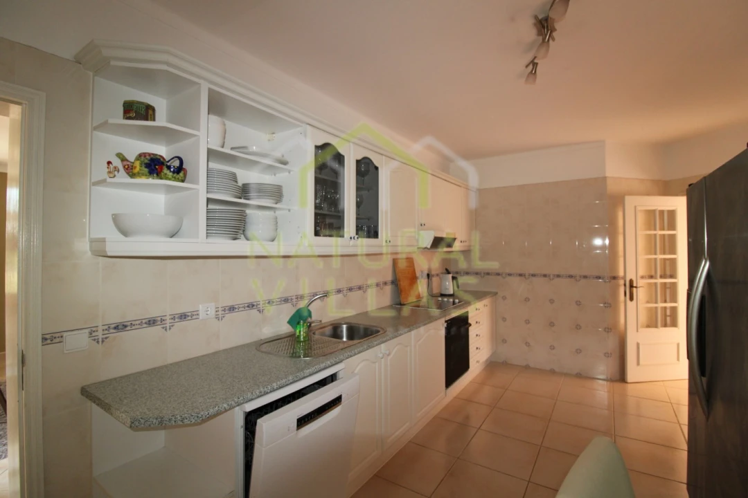 Moradia T4 para Venda em Almancil Foto 12