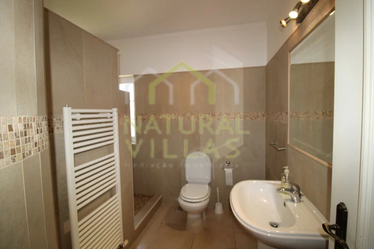 Moradia T4 para Venda em Almancil Foto 29