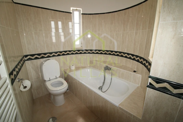 Moradia T4 para Venda em Almancil Foto 27