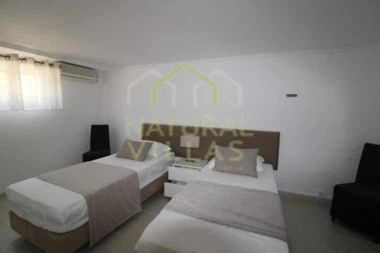 Moradia T4 para Venda em Almancil Foto 21