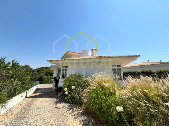 Moradia T4 para Venda em Almancil Foto 8