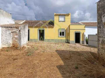 Moradia T3 para Venda em Moncarapacho e Fuseta