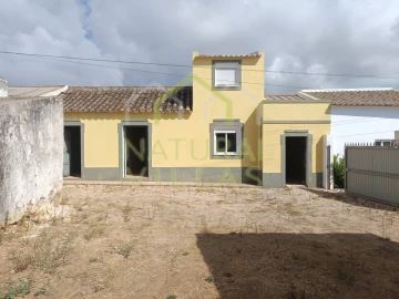 Moradia T3 para Venda em Moncarapacho e Fuseta