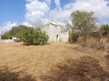 Moradia T3 para Venda em Moncarapacho e Fuseta