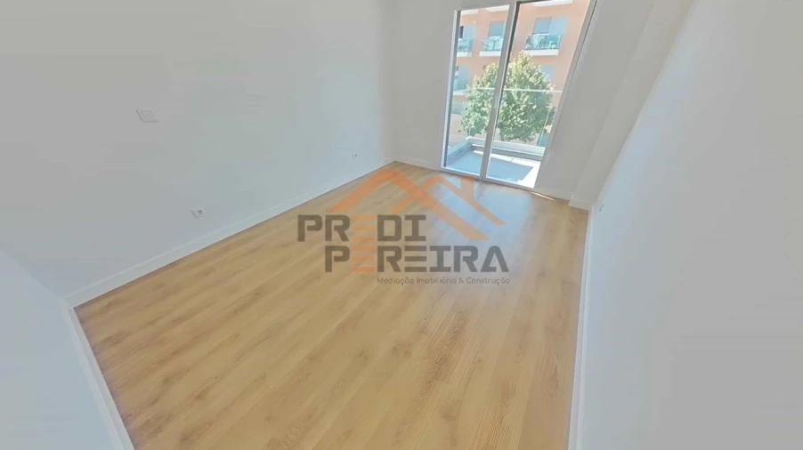 Moradia T4 para Venda em Ramada e Caneças Foto 31