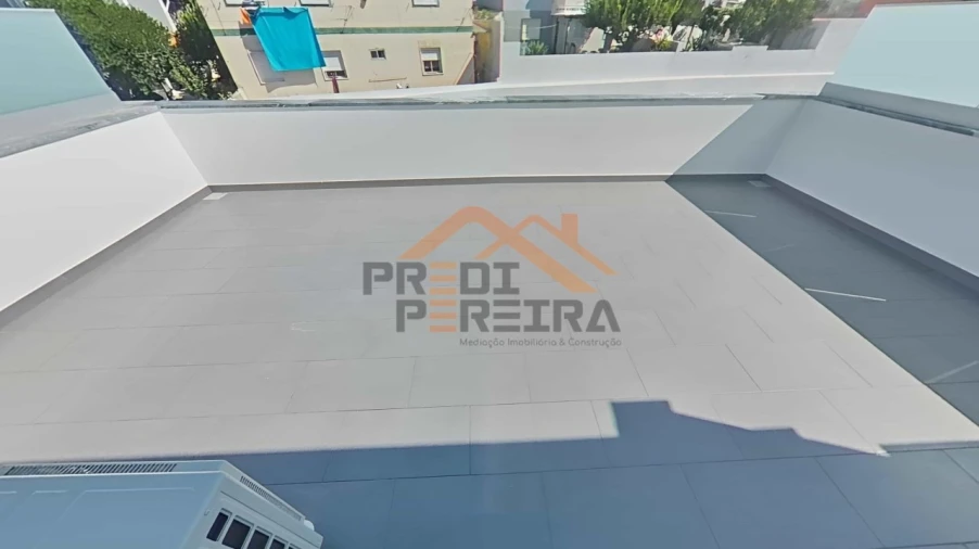 Moradia T4 para Venda em Ramada e Caneças Foto 45