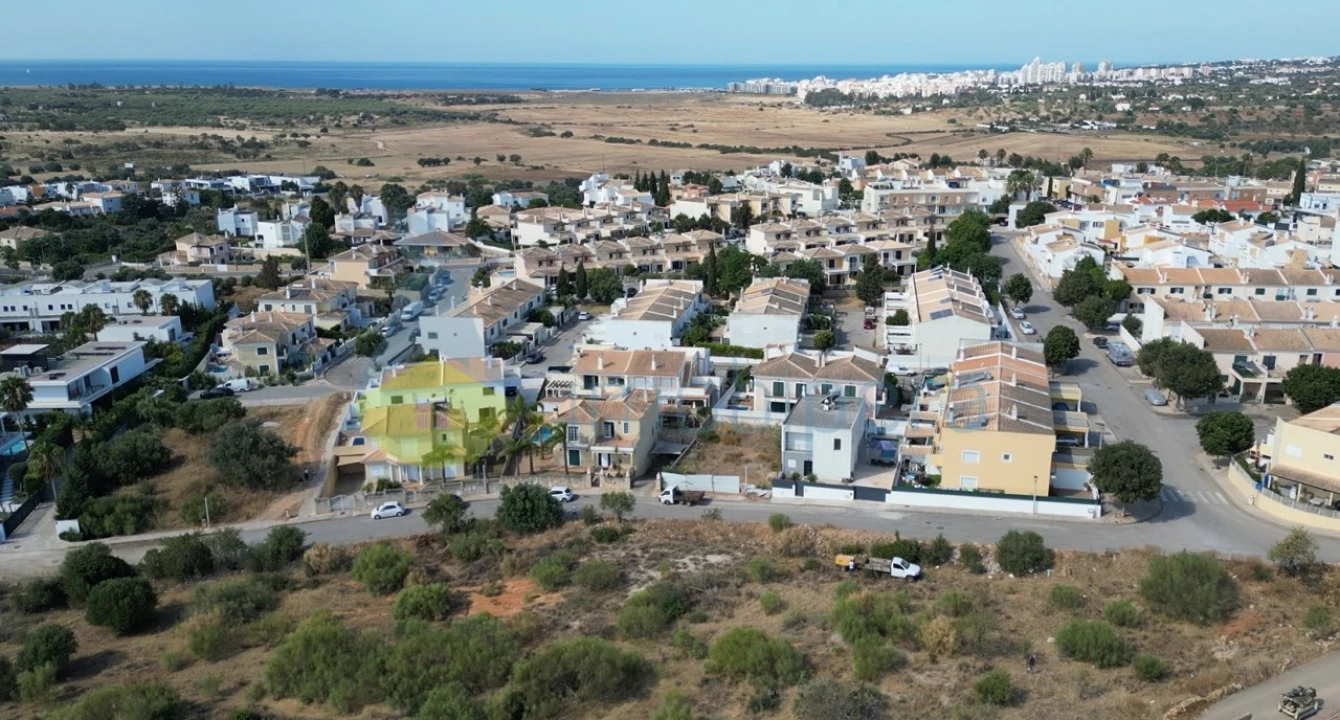 Moradia T3 para Venda em Alcantarilha e Pêra Foto 3