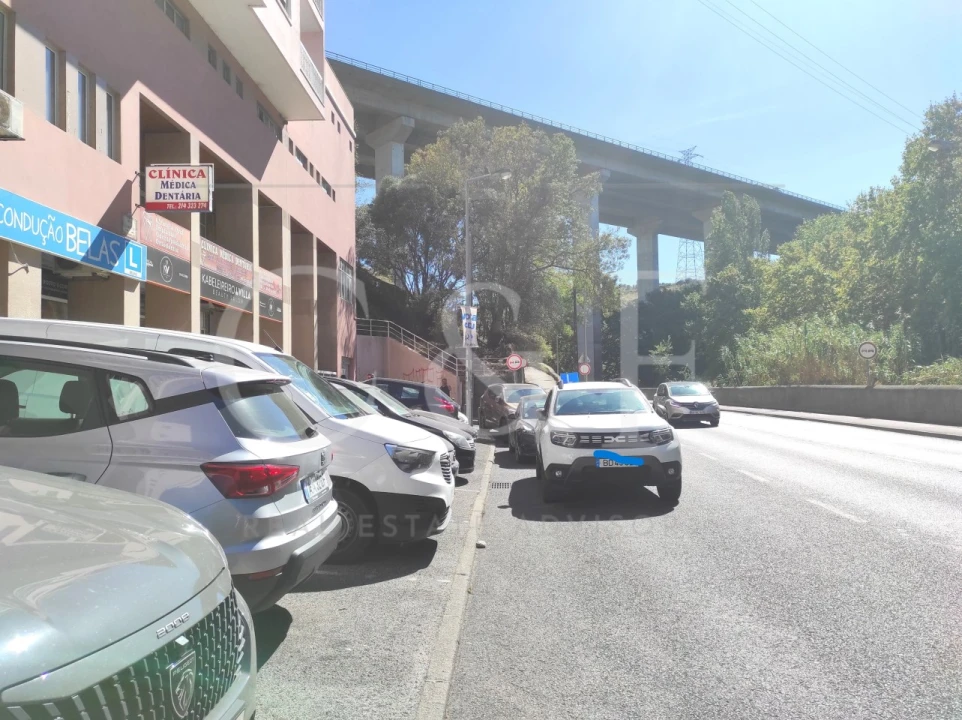 Apartamento T1 para Venda em Queluz e Belas Foto 18