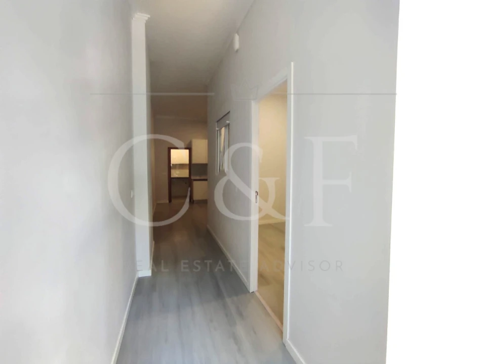 Apartamento T1 para Venda em Queluz e Belas Foto 1