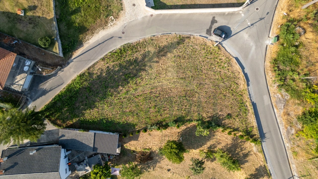 Terreno para Venda em Gondarem Foto 5