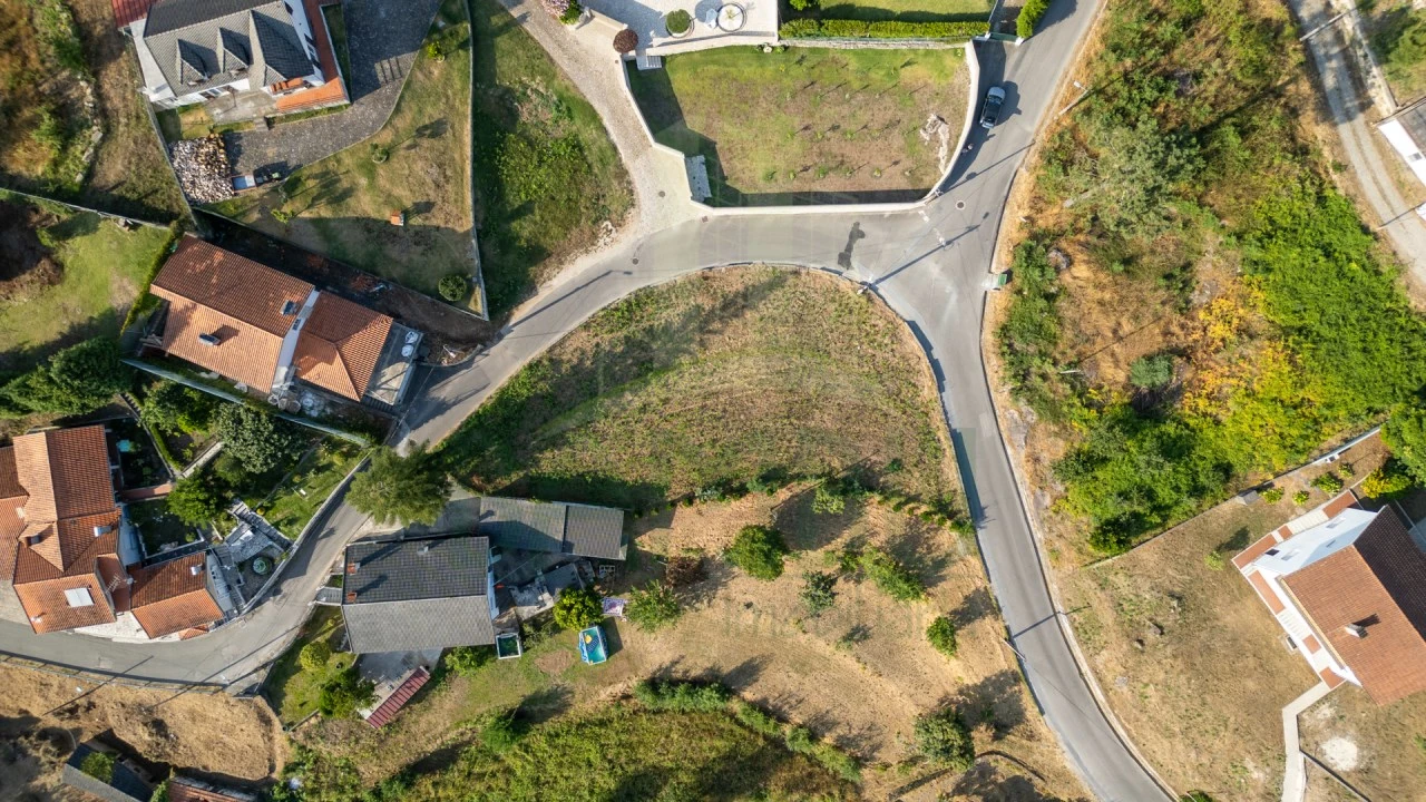 Terreno para Venda em Gondarem Foto 6