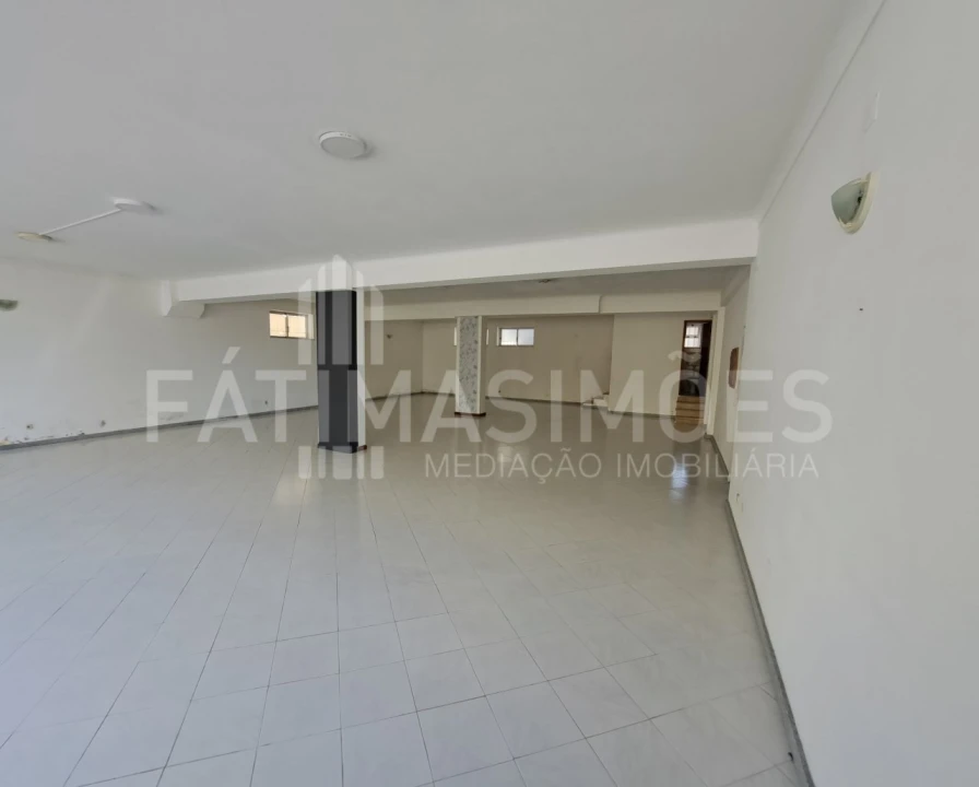 Loja para Arrendamento em Vila Praia de Ancora Foto 4