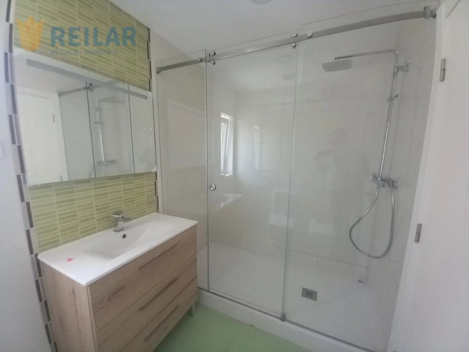 Apartamento T4 para Venda em Castanheira do Ribatejo e Cachoeiras Foto 6