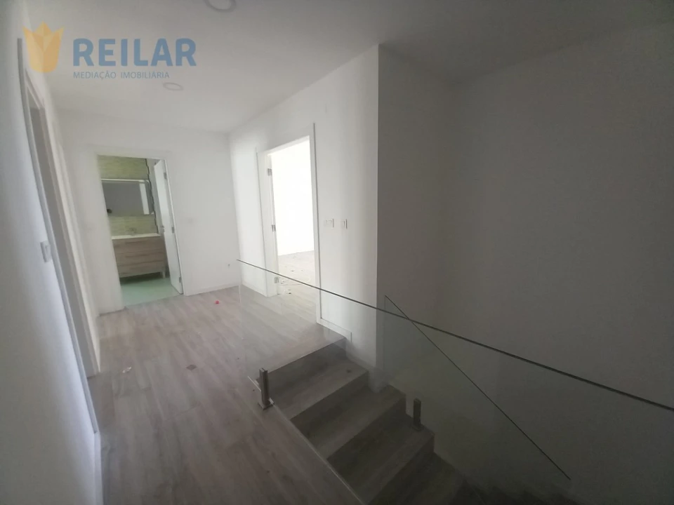 Apartamento T4 para Venda em Castanheira do Ribatejo e Cachoeiras Foto 11