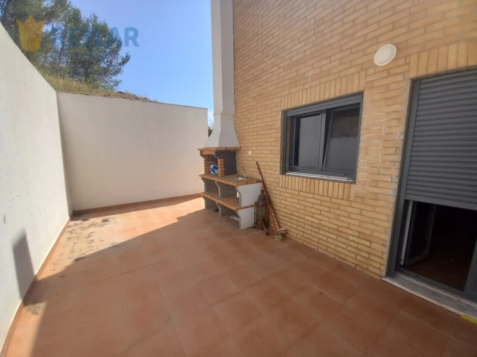 Apartamento T4 para Venda em Castanheira do Ribatejo e Cachoeiras Foto 2