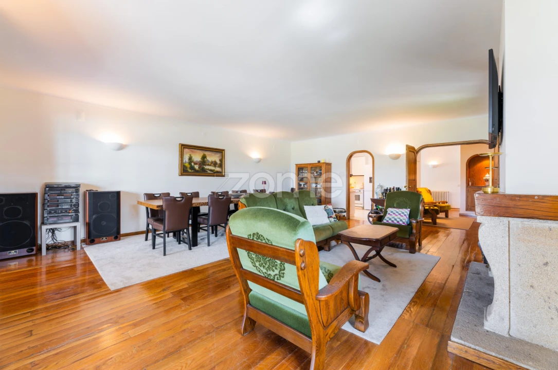 Moradia T6 para Venda em Ventosa e Cova Foto 8