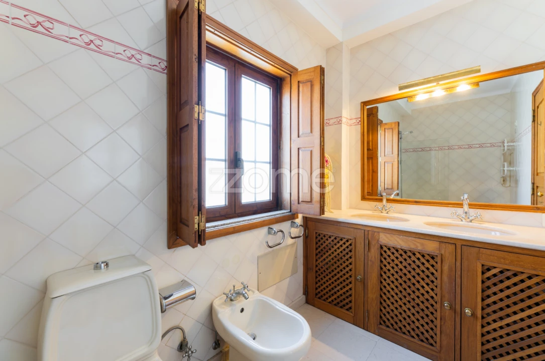 Moradia T6 para Venda em Ventosa e Cova Foto 31