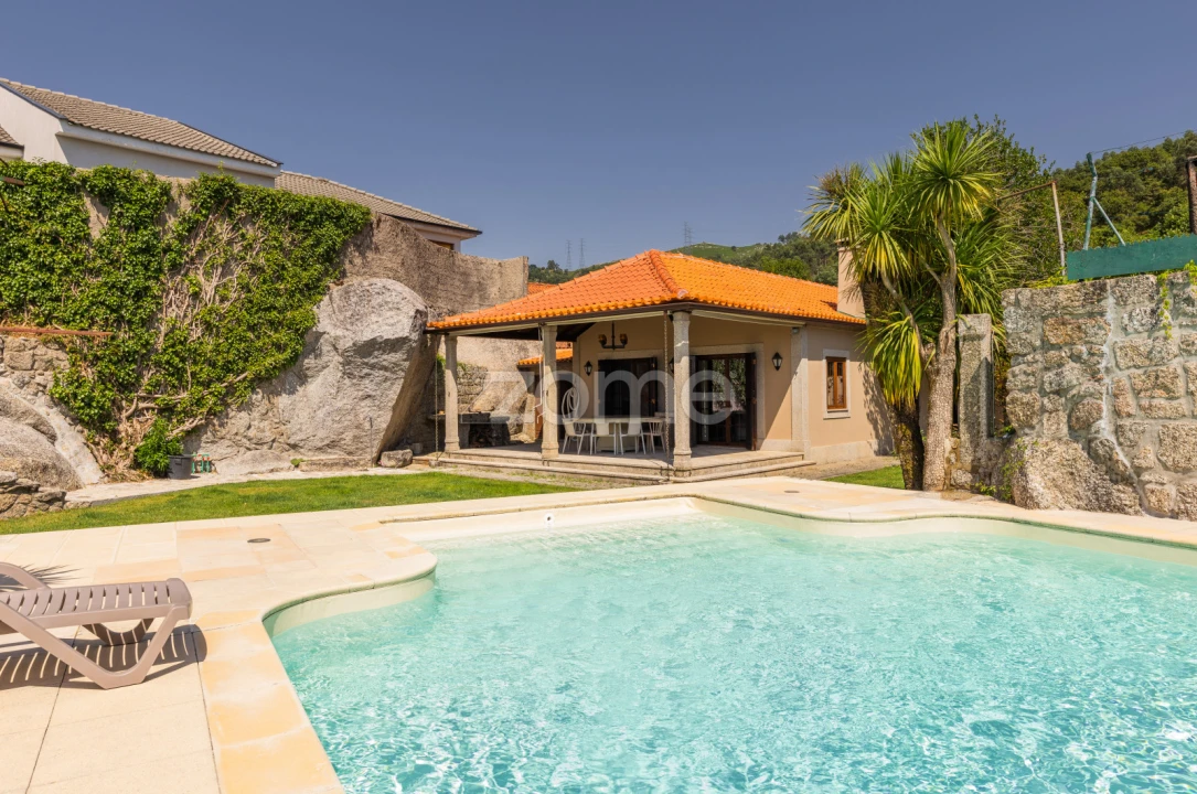 Moradia T6 para Venda em Ventosa e Cova Foto 1