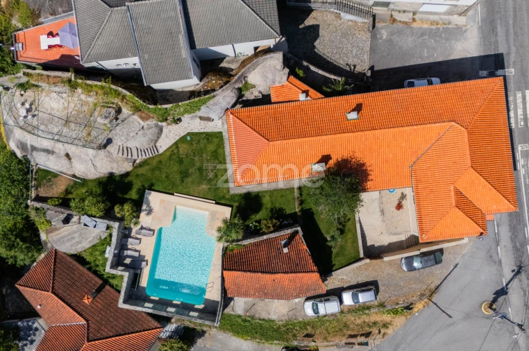 Moradia T6 para Venda em Ventosa e Cova Foto 2