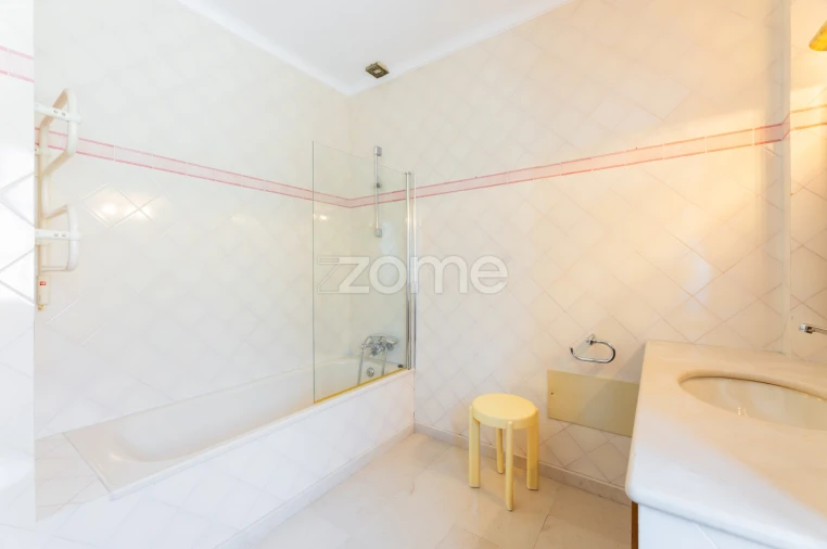 Moradia T6 para Venda em Ventosa e Cova Foto 38