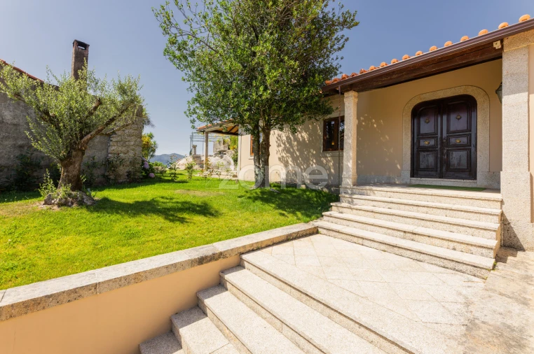 Moradia T6 para Venda em Ventosa e Cova Foto 48