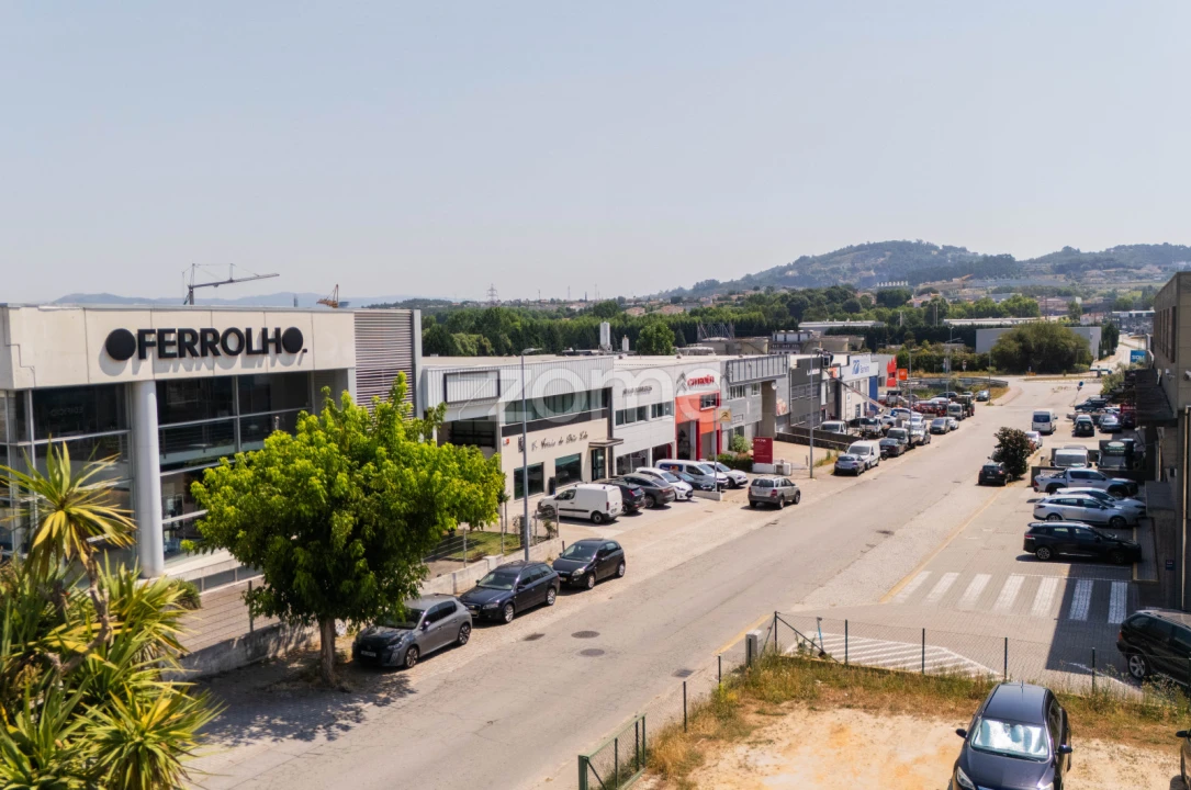 Terreno Comércio / Armazém para Arrendamento em Merelim (São Pedro) e Frossos Foto 28