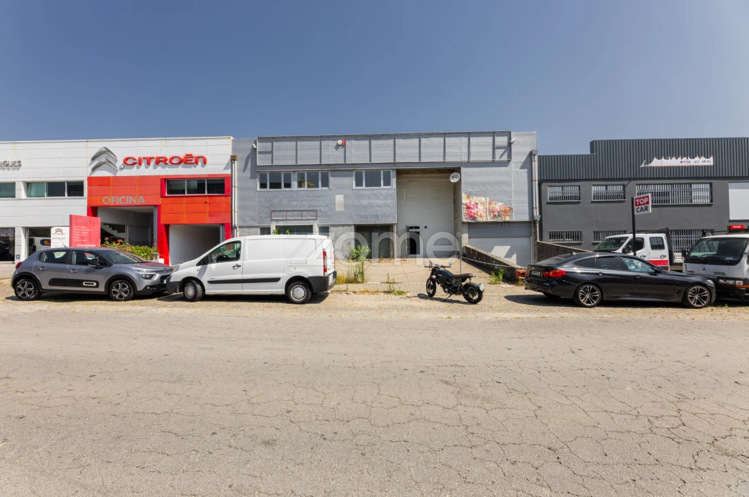 Terreno Comércio / Armazém para Arrendamento em Merelim (São Pedro) e Frossos Foto 3