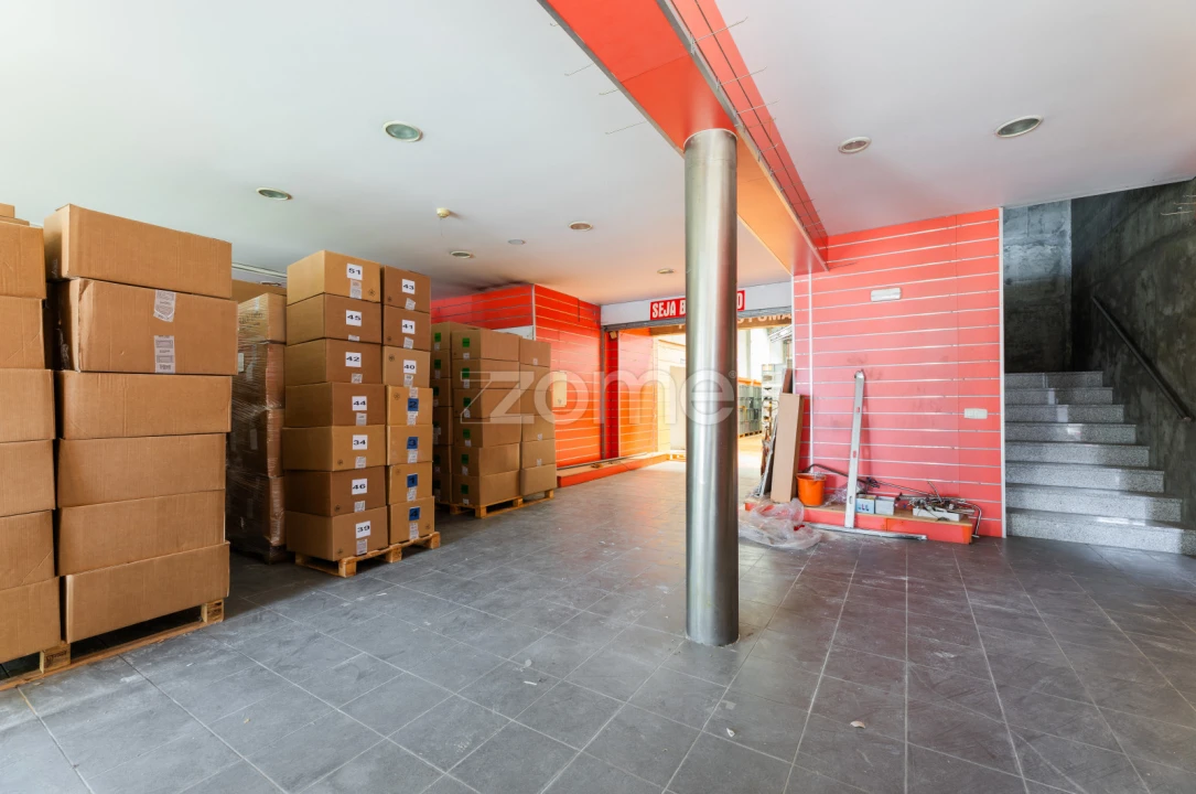 Terreno Comércio / Armazém para Arrendamento em Merelim (São Pedro) e Frossos Foto 11