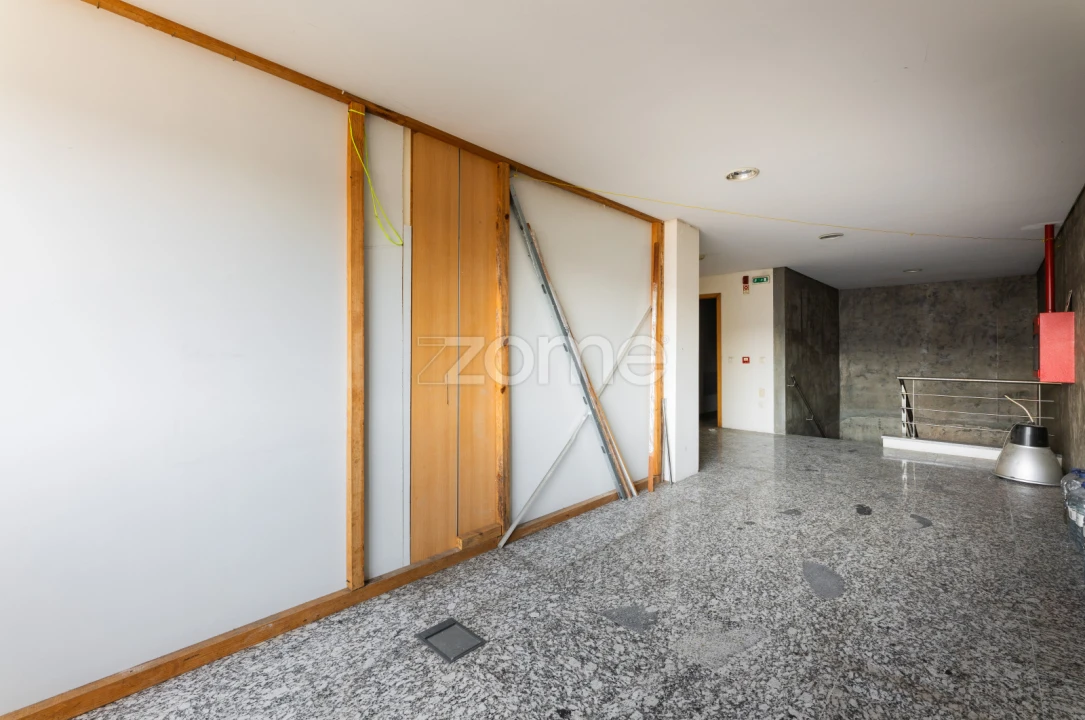 Terreno Comércio / Armazém para Arrendamento em Merelim (São Pedro) e Frossos Foto 15