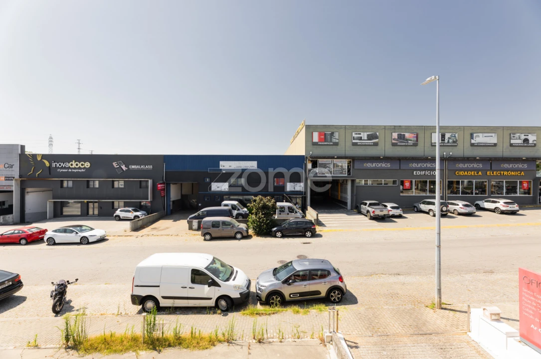 Terreno Comércio / Armazém para Arrendamento em Merelim (São Pedro) e Frossos Foto 29